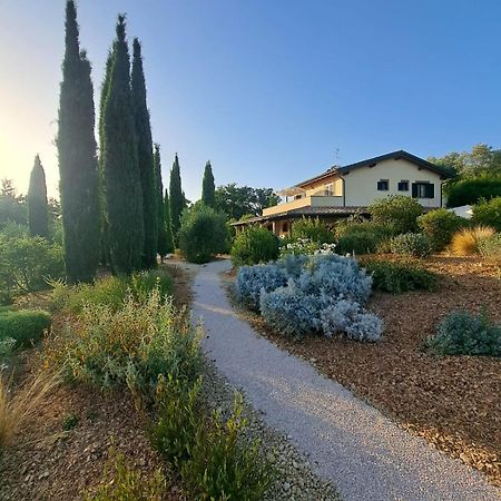 Casale Terre Rosse Bed & Breakfast Saturnia Exterior photo