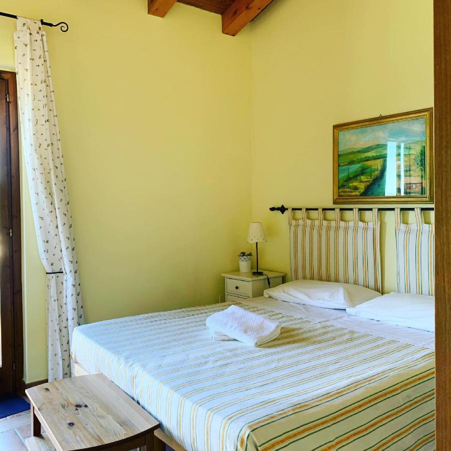 Casale Terre Rosse Bed & Breakfast Saturnia Exterior photo