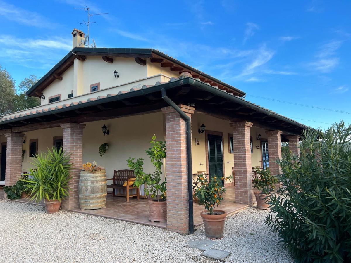 Casale Terre Rosse Bed & Breakfast Saturnia Exterior photo