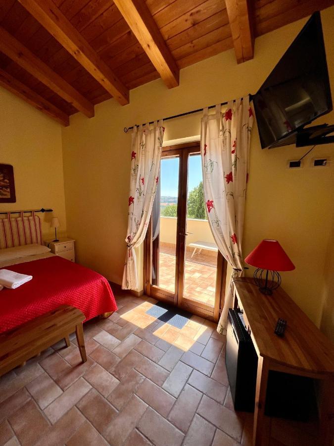 Casale Terre Rosse Bed & Breakfast Saturnia Exterior photo